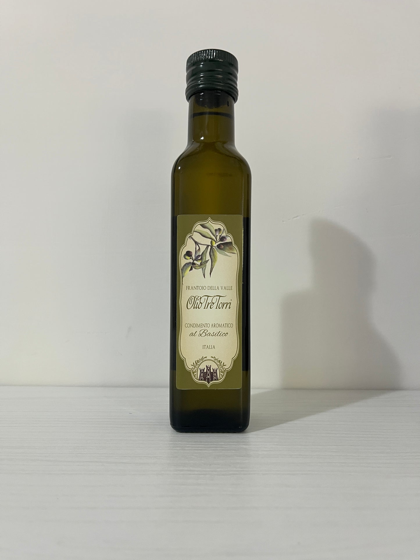 Extra virgin olive oil with basil infusion - Tre Torri